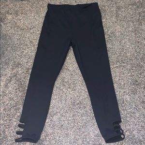 Black cropped leggings